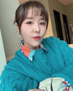 Shin Ji Instagram - 🐍

#을사년