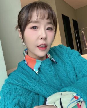 Shin Ji Instagram - 🐍

#을사년