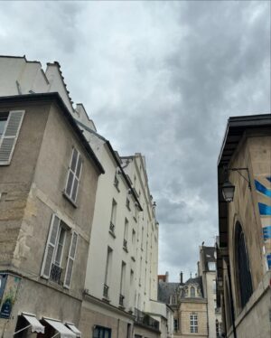 Shin Min-a Instagram - Paris 🇫🇷🤎