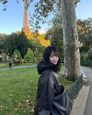 Shin Min-a Instagram - Paris 🇫🇷🤎