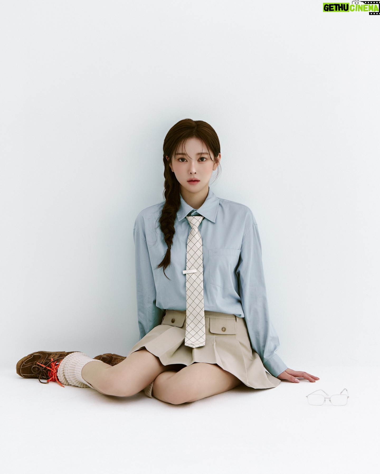 Shin Sae-rom - 20.9K Likes - 즐거운 설연휴 되세요 🫶