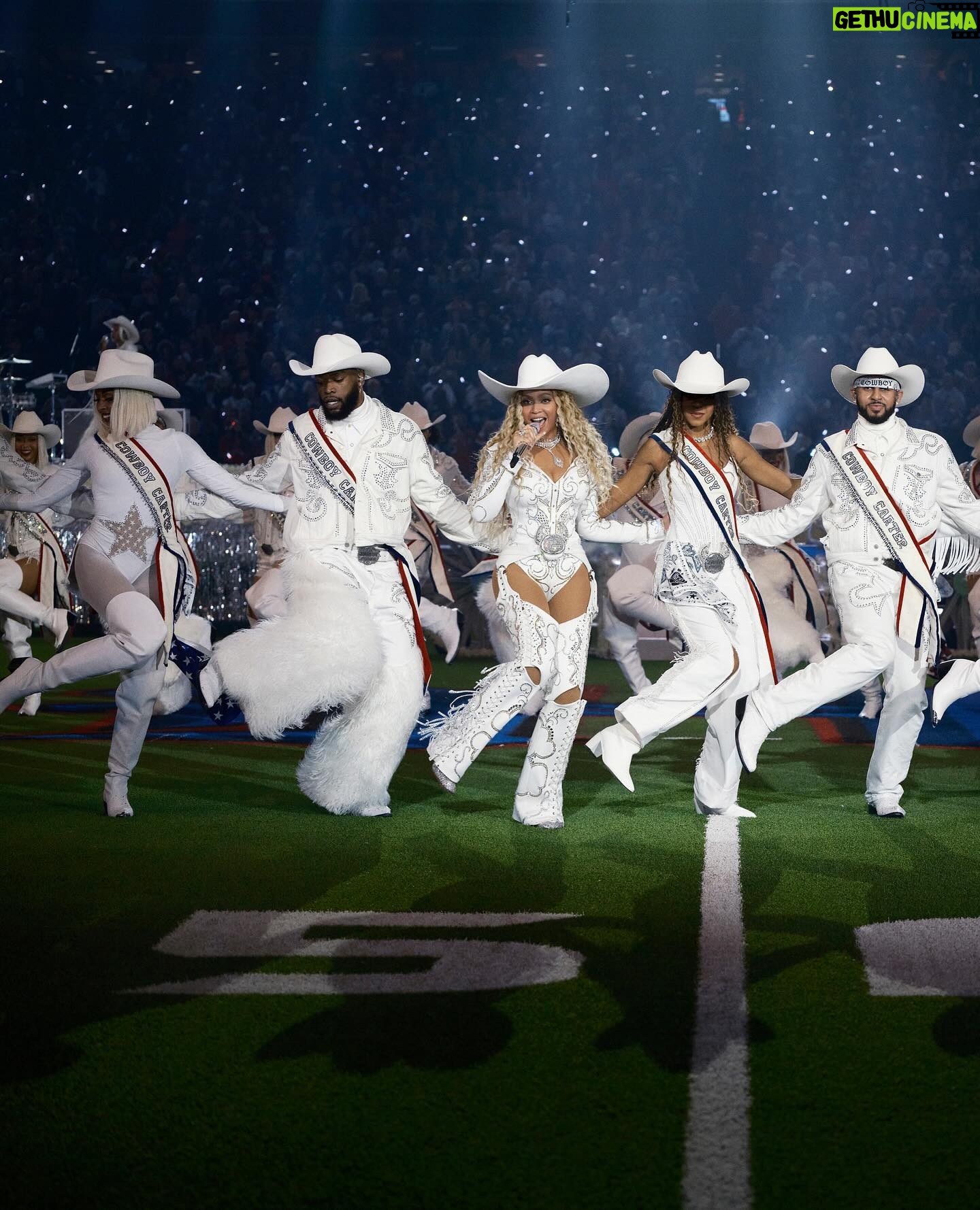 Shiona Turini - 25.7K Likes - A Cowboy Carter Christmas Part 2 ❄️ A visual love letter a reclamation of space. Thank you @harpersbazaarus @samiranasr and of course @bybiancabee for your beautiful words about our beautiful costumes. 27 million viewers and counting to witness over 400 carefully curated costumes - from cowboys to cheerleaders, dancers and drivers, the Blackbiirds to band. We did it. I’m so grateful to the team that supported me on this journey.
My wardrobe supervisor, my right hand woman who has been rocking with me since I was working out of a studio apt in NYC @melaniesw My ACD @taragrevellie who has been by my side since Renaissance. My Queen of Custom @ericaricecruz God bought us together four or five years ago in the middle of a pandemic and we haven’t left each other since. My Molly @mwpeters_ the best stylist, shopper, vintage hunter I know - What would I do without you?
My new loves, my Dancer dream team and more @mstr_of_disguise @daquyeen
Our Fashion Assistants @lauracheron.h @thatssosav @halleamanda @hollyreboff @scarletodunbar @hanna.berridge @kayaugo
Our Talented tailors #MrTimWhite @kannataniuchi @alexnavarrodesigns @alantude @pigpattypaige @cacouture we couldn’t do it without you.
@justxone @_itsalannah @ibreani @chilllllc
There are so many people who made this happen - I’m beyond grateful
To the team @parkwood @yvettenoelschure @mstinaknowles collaborating with you all is the biggest blessing there is. And of course our leader @beyonce. My Virgo. Thank you.