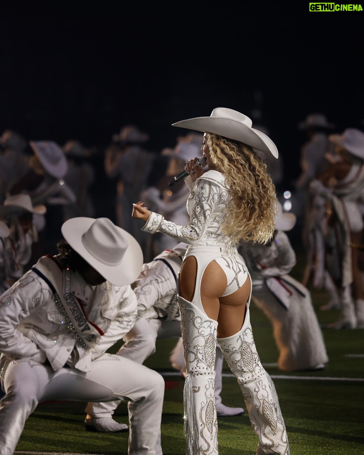 Shiona Turini - 46.6K Likes - A Cowboy Carter Christmas ❄️ Forever grateful to be a part of this iconic performance, this historic moment and this incredible team.