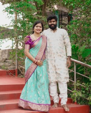 Shiva Jyothi Instagram - కొత్త సంవత్సరం శుభాకాంక్షలు అందరికి 2025 🤩🤩

couple outfits by @southtraditionalsarees ❤️

pics @thehashtag_photography 💕

#newpost #instagram #instagood #newyear #celebration #wshingyouonlythebest #2025 #postivevibes