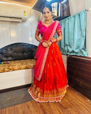 Shobha Shetty Instagram - Shankranthi special event cmng soon on zee Telugu.!!!
Traditional wala love.!
.
.
.
Beautiful outfit @viha.alankar 
Hairstyle @life__makeovers_ 
Makeup @durga_makeuparist 
Jewellery @emmadisilverjewellery 
.
.
.
#shobhashetty#shobhashettyyoutubechannel