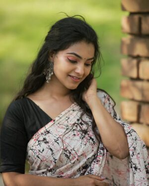 Shravnitha Srikanth Instagram - There is elegance in simplicity..... 

@jeru_bridal_studioo 
@sesha_bridalwear 
@divin_dop 

#shootout #saree #potraitphotography #post #india #explore #selflove