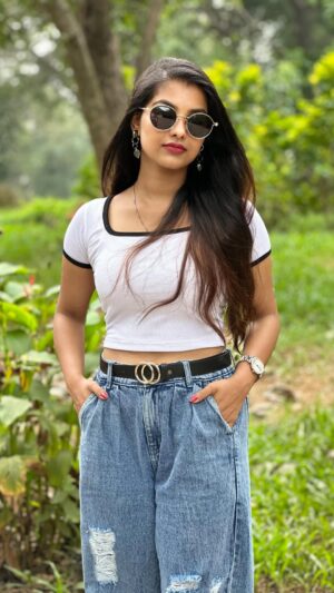 Shravnitha Srikanth Instagram - En parvai unnodu… 🎶🎶🎶💕💕
Obsessed with this song💙

Pc @jahnu_2204 

#reels #trending #trendingreels #trend #trendalert #love #selfcare #self #selflove #potraitphotography #potraits #goodvibes #goodday #fun #memories