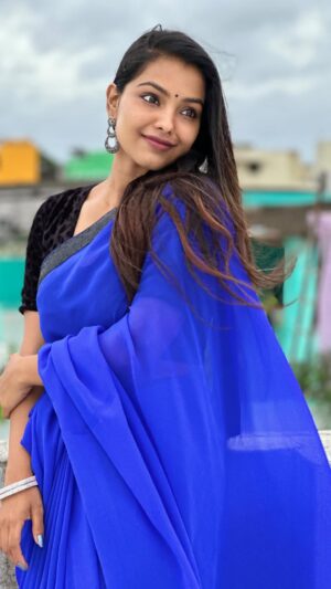 Shravnitha Srikanth Instagram - Vennilave vennilave 🎶🎶🎶

#blue #bluesky #bluedress #saree #sareelove #sareefashion #love #selflove #self #rain #rainlover #eplore