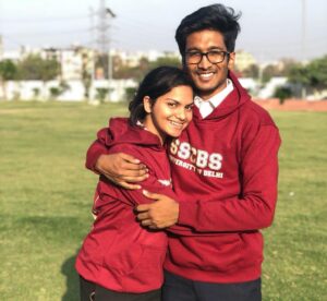 Shreyaa Kapoor Instagram - Through bull and bear, for the last 8 years. 🧿
.
.
#roka #collab #paidpartnership