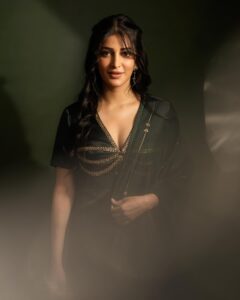 Actress Shruti Haasan HD Photos and Wallpapers November 2024