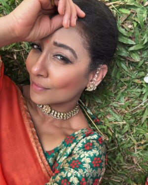 Shruti Ulfat Instagram - One with myself… 🧡💚