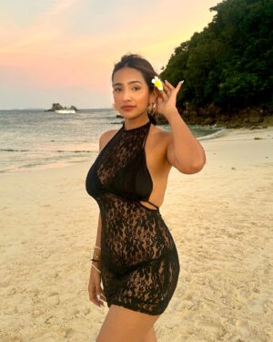 Shubhna Agarwal Instagram - Blink & you’ll miss it 🦀🏝️