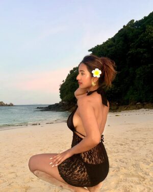 Shubhna Agarwal Instagram - Blink & you’ll miss it 🦀🏝️