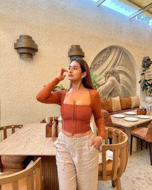 Shubhna Agarwal Instagram - RSVP to brunch date!
.
.

#LabelRSVP #NykaaFashion #PinkFriday #sale