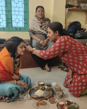 Shweta Bhattacharya Instagram - Aaiburobhat🥰ekjon ochena manus sudhu matro amar kaaj valobese,amake mon theke bon mene sob kichu ayojon kore shooting floore ese amake khaiye gechen 😍😍thank you didi🙏🙏apni khub khub valo thakun r ae vabei asirwad korun
#blessed 
#happyme 
#thankyougodforeverything 
#instagram 
#instagood