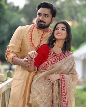 Shweta Bhattacharya Instagram - SWRU(Sweta Rubel)❤️
Makeup @withlovesuranjan 
Photographer @arindumbhattacharjee 
Styled by @rudra_saha_official 
Wardrobe @biki_couture