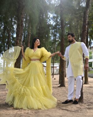 Shweta Bhattacharya Instagram - ❤️❤️
Photography @arindumbhattacharjee 
Makeup @withlovesuranjan 
Styled by @rudra_saha_official 
Wardrobe @biki_couture