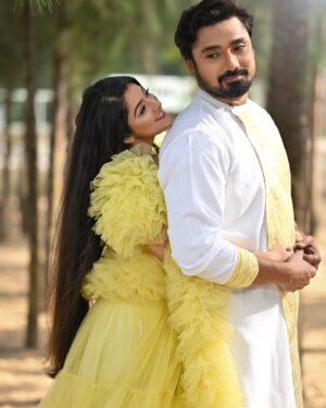 Shweta Bhattacharya Instagram - ❤️❤️
Photography @arindumbhattacharjee 
Makeup @withlovesuranjan 
Styled by @rudra_saha_official 
Wardrobe @biki_couture