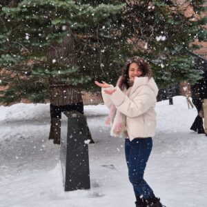 Shweta Gulati Instagram - Snow makes me a happy puppy. 😍😀
So grateful for today. 
 
#gratefulbeyondwords #blessed #happyandwhole #gratefuforwhatsahead 🧿❤️
