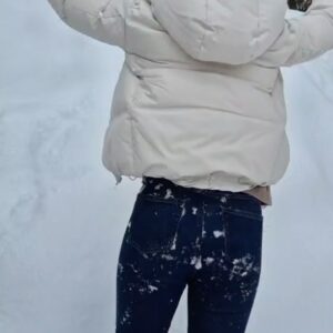 Shweta Gulati Instagram - Snow makes me a happy puppy. 😍😀
So grateful for today. 
 
#gratefulbeyondwords #blessed #happyandwhole #gratefuforwhatsahead 🧿❤️