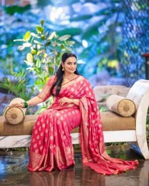Shweta Menon Instagram - Camera : @sarath_photoartist 
Stylist : @tharunya_vk 
MUA : @amal_ajithkumar
Wardrobe: @andloo_sarees 
Accessoires: @crafteria_divyas