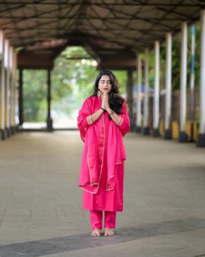 Siddhi Mahajankatti Instagram - Happy 2025 Fammm ❤️🧿

PS : Praying for positivity and prosperity 🧿❤️🙏

Thank you @juzzmyeye for capturing these beautiful moments 🧡

[New Year, NYE, 2025, Temple, Photography, Viral]

#nye #2025 #photooftheday #photography #traditional