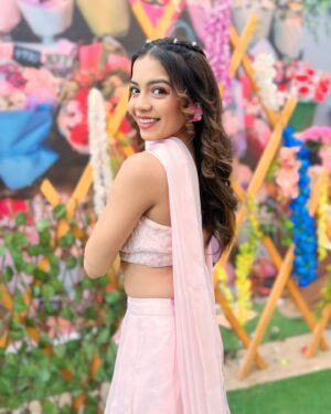 Simran Budharup Instagram - Dreaming Of Love And Flowers 🌹🌸

#Lehenga #flower #cute #pink #favourite #happy happyvibes #trending #indianoutfit #follow #explore