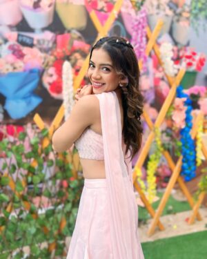 Simran Budharup Instagram - Dreaming Of Love And Flowers 🌹🌸

#Lehenga #flower #cute #pink #favourite #happy happyvibes #trending #indianoutfit #follow #explore