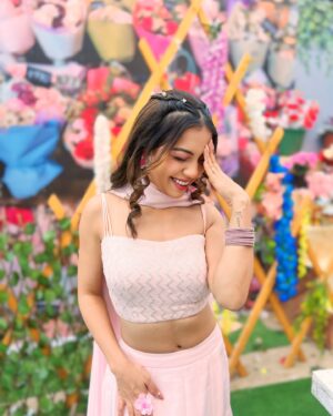 Simran Budharup Instagram - Dreaming Of Love And Flowers 🌹🌸

#Lehenga #flower #cute #pink #favourite #happy happyvibes #trending #indianoutfit #follow #explore