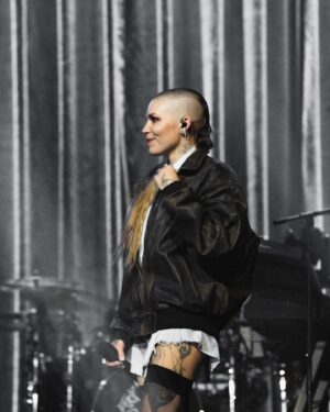 Skylar Grey Instagram - Incredible evening with @jellyroll615 thank you Nashville! 📸 @chum_photos @photosbychum
