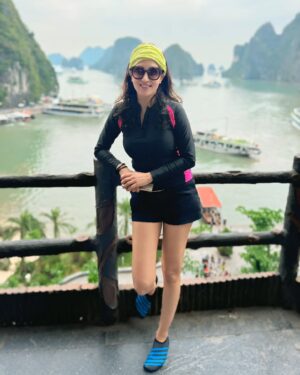 Smita Gondkar Instagram - Courage is not having the strength to go on; it's going on when you don't have the strength.😌🙌🏻
.
.
.
#smitagondkar #smittens #traveling #HalongBay #travel #Vietnam #CloudyDay #TravelDiaries #VietnamAdventures #trending #explorepage