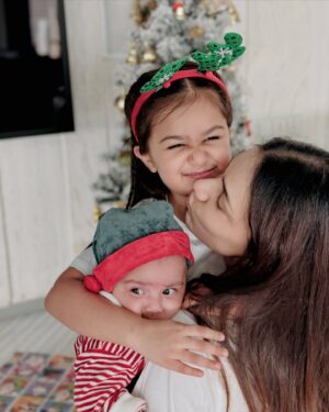 Smriti Khanna Instagram - Christmas with my little elves.
Sometimes we have to smile through the tears on a low day, because their joy is the light even in the darkest moments ✨
