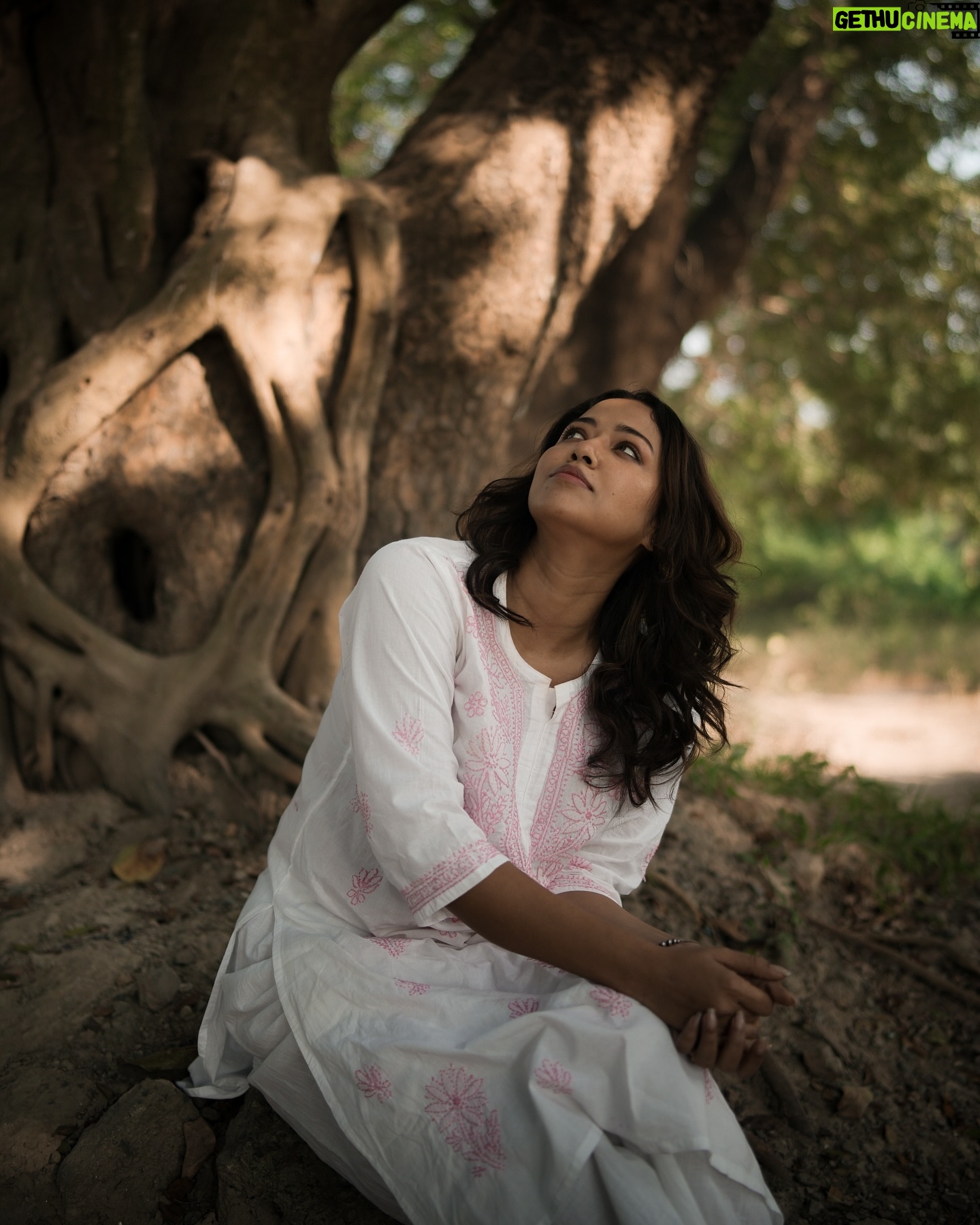 Sohini Sarkar - 60.4K Likes - 🌸🤍🌻
.
.
#winter #morning #sun #mood #mist #love