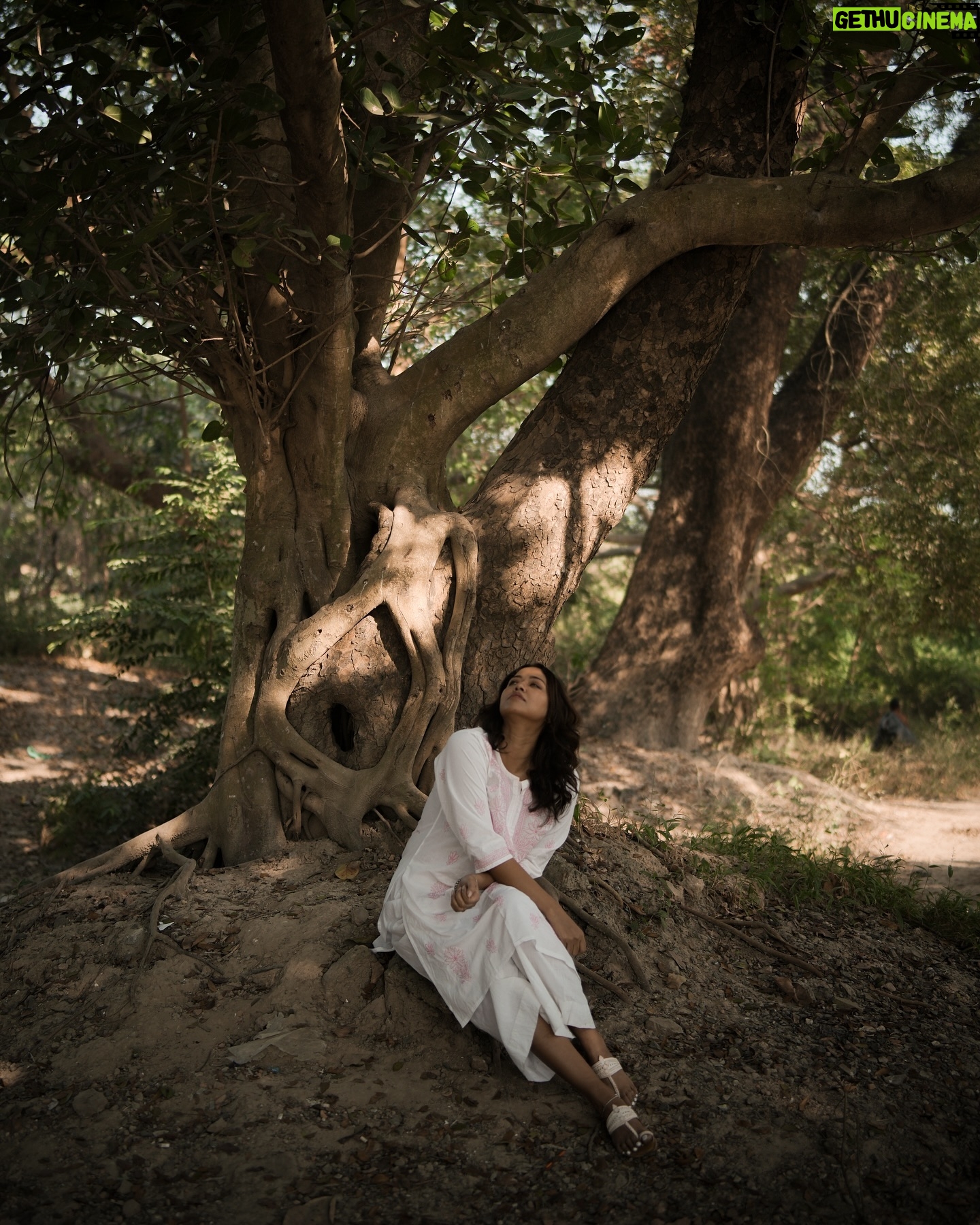 Sohini Sarkar - 60.4K Likes - 🌸🤍🌻
.
.
#winter #morning #sun #mood #mist #love