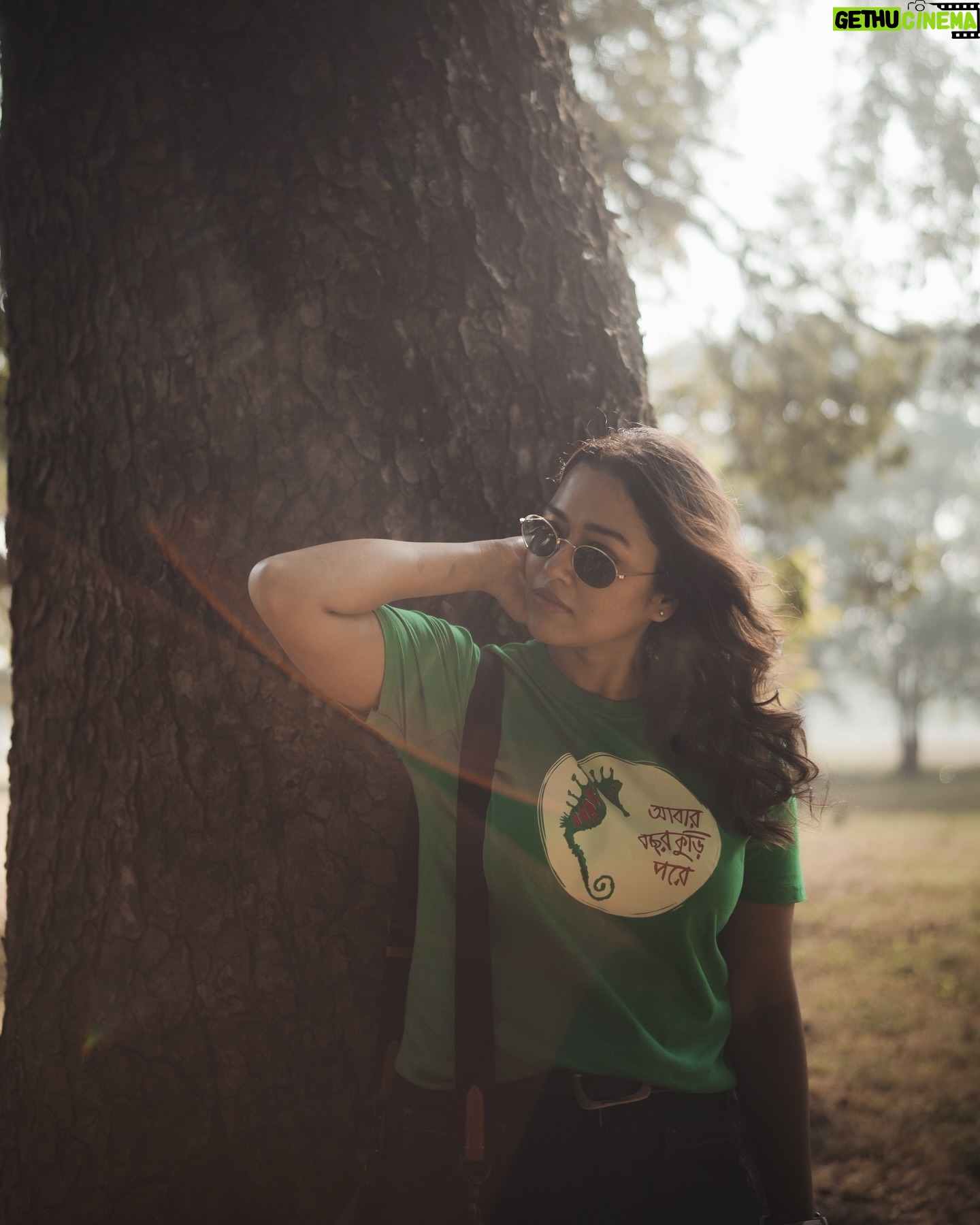 Sohini Sarkar - 52.5K Likes - শীতের দুপুর … 🌅
.
.
#winter #kolkata #sun #goldensun #goldenhour #sohini