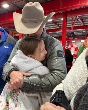 Soleil Moon Frye Instagram - It was such a beautiful and moving experience to celebrate this holiday season with 400 incredible children, foster youth, and their families in Virginia City. The community came together in such an awe inspiring way. The incredible kids faces lit up in joy, the stunning snow creating such warmth in our hearts, Santa, the fire dept, volunteers, Sheriffs dept, Business owners, amazing donors, everyone that came out to support thank you for the laughter and humanity in abundance. It was a true Winter Wonderland.
To this family, extended family @officialrennervationfoundation @kymrenner @jeremyrenner @shanarogers @nicky_bonilla @kaylarenner @xanderfrie @officialrorymillikin @officialkatiecazorla & the whole @officialrennervationfoundation team that are making such a difference in these kids lives, I love you. Thank you for the treasure of being part of what the true spirit of the holidays are all about. ♥️🙏♥️.