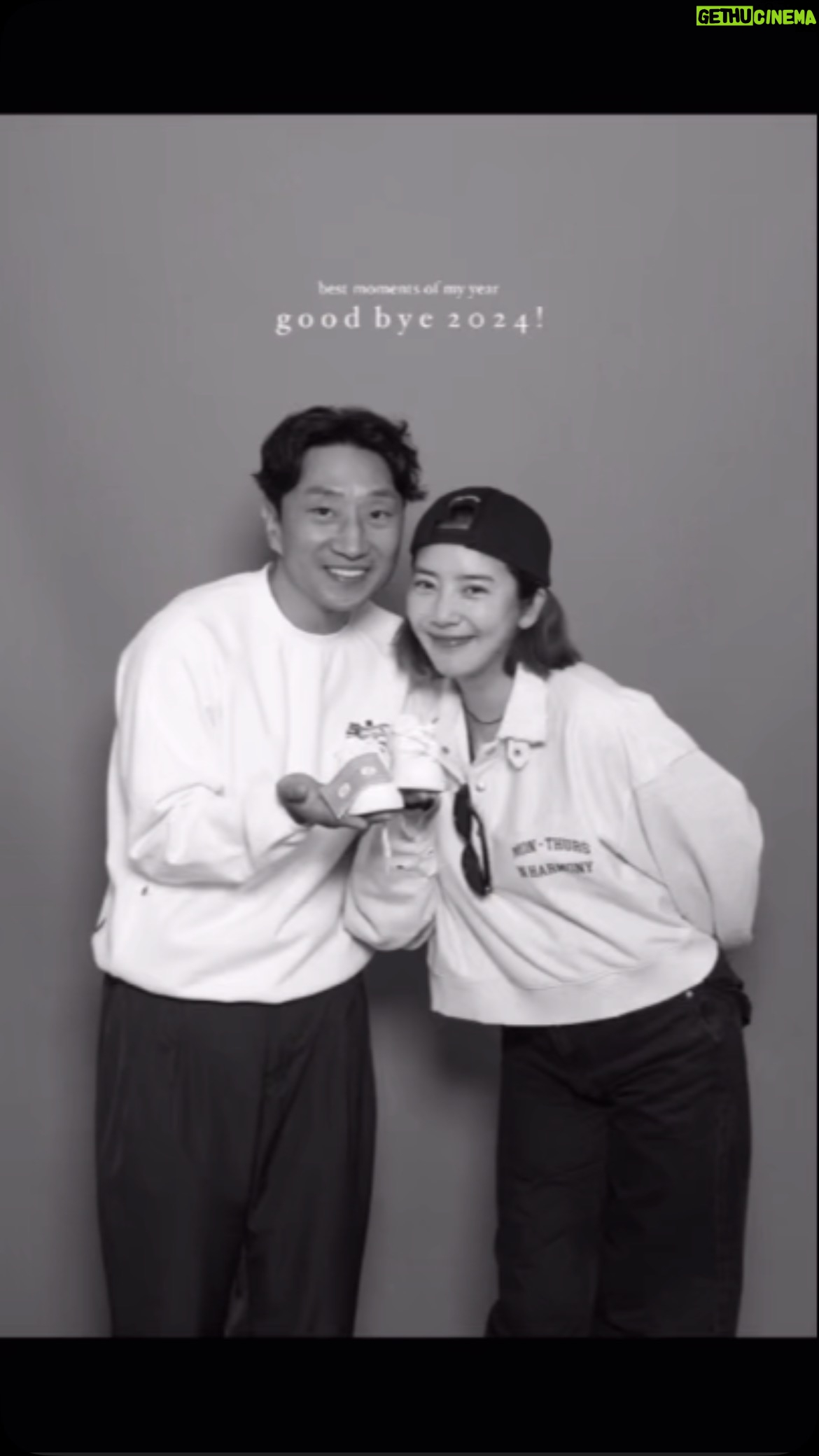 Son Dam-bi - 5.9K Likes - 2025년 모두들 무탈하고 행복한 한 해 보내세요
24년 고생 많이 하셨어요🙏
3개월 후에 보자 따봉아
엄마 아빠가 널 기다리고 있어☺️👶🏻
오빠 늘 지금처럼 일상에 감사함을 느끼며 보내자
모두들 Keep Fighting💪🏻🫶🫶