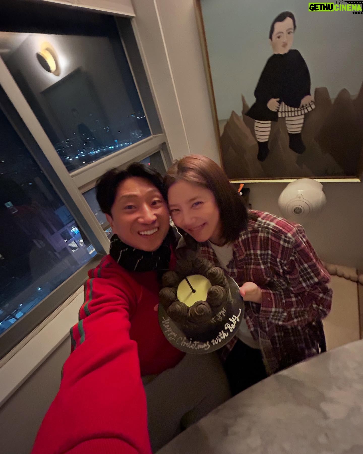 Son Dam-bi - 5.7K Likes - 4번의 크리스마스를 남편과 함께
이번 크리스마스는 둘이 아닌 셋이서
우리 따봉이와 함께👶🏻🎁
늘 감사합니다😘
모두들 merry chrismas🎄🎄