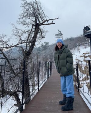 Son Dam-bi Instagram - 모든 일에 감사를 느끼는 하루🙏❤️
눈길 조심🥹