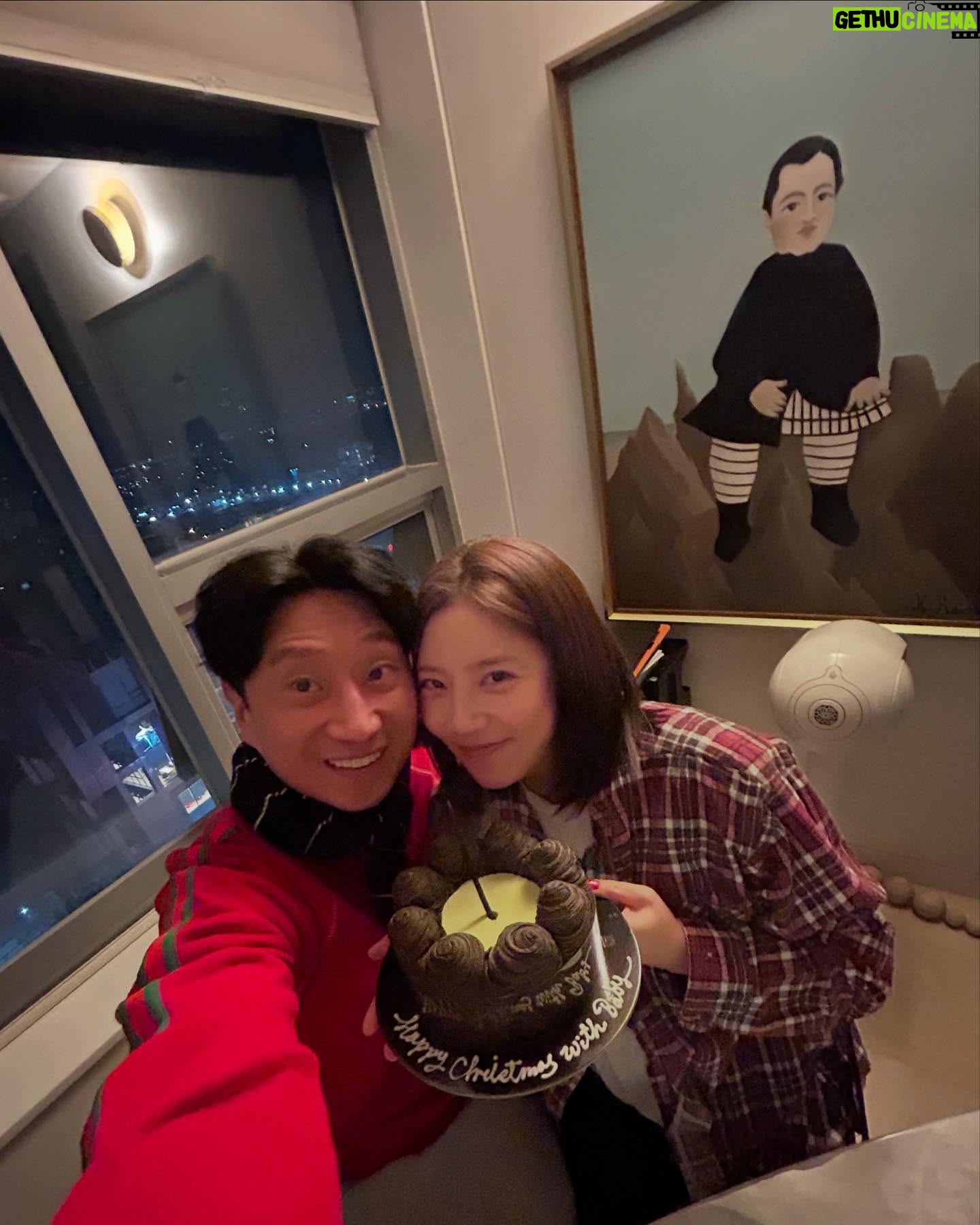 Son Dam-bi - 5.7K Likes - 4번의 크리스마스를 남편과 함께
이번 크리스마스는 둘이 아닌 셋이서
우리 따봉이와 함께👶🏻🎁
늘 감사합니다😘
모두들 merry chrismas🎄🎄