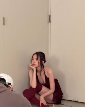 Son Na-eun Instagram - 🩰