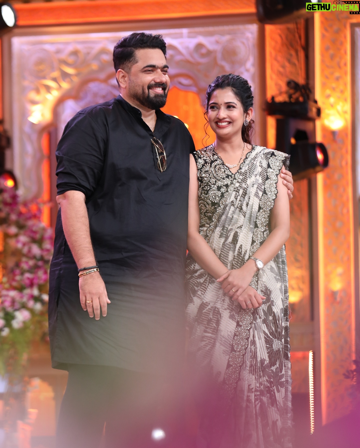 Sonal Monteiro - 145.7K Likes - Snaps from Zee kutumba ♥️♥️
@tharunsudhir @zeekannada
Wearing - @classy.designerhouse by @chaithu._.gowda . @classy_renthouse
Makeup - @ganesh_makeover
Hair - @shivu_makeovers
Photography- @b_h_a_r_a_t_h_photography
#sonalmonteiro #tharunsudhir #tharunsonaltakeok