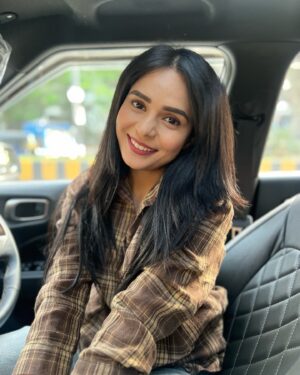 Sonal Vengurlekar Instagram - I love car 🚗 pictures 🖼️ 🫰