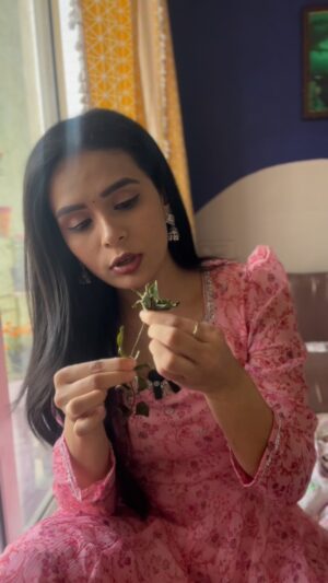 Sonal Vengurlekar Instagram - Magic of curry leaves 🍃🍃🍃🍃🍃🍃❤️