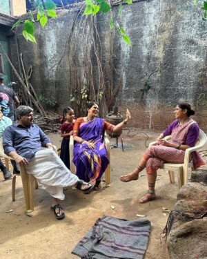Sonali Kulkarni Instagram - तुमच्या विलक्षण प्रतिसादानं , कौतुकानं.. मला भरूनच आलं आहे..!!! 

What an incredible ride it has been🌟
Manvat Murders has been receiving so much love, and we owe it all to YOU.. Your praises , huge response and the amazing TRP has blown us away ♥️🔥 

Here’s a look at what went on behind the camera to make this dream come true. Thank you for making Manvat Murders a huge success! 💥💥💥

#manvatmurders #sonyliv