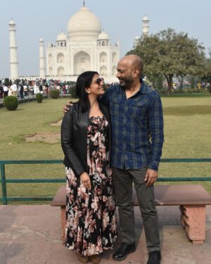 Sonali Kulkarni Instagram - ✨
It’s been 31 years since I saw Tajmahal for the the first time.. Now just by reversing the numbers , I saw it all over again through my dear, innocent princess’s point of view..
It’s so overwhelming..
Simply breathtaking..
Kudos ♥️ 
#tajmahal
