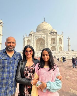 Sonali Kulkarni Instagram - ✨
It’s been 31 years since I saw Tajmahal for the the first time.. Now just by reversing the numbers , I saw it all over again through my dear, innocent princess’s point of view..
It’s so overwhelming..
Simply breathtaking..
Kudos ♥️ 
#tajmahal