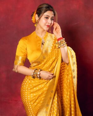 Sonarika Bhadoria Instagram - 🪔💥✨🌻

📸 @mediamansionx
