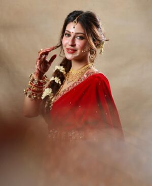 Sonarika Bhadoria Instagram - Pehla Karvachauth aur meri Shaadi ka lehenga
🫠♥️🧿

🌙🪞🪷✨

📸 @mediamansionx