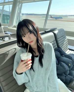 Song Ye-bin Instagram - 한여름의크리스마스